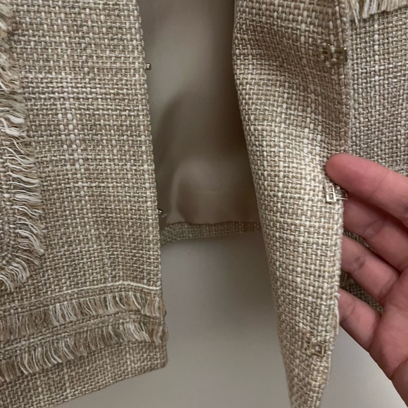 Karl Lagerfeld Size 16 Cream Beige Tweed Bracelet Sleeve Blazer Pearl Collar - Picture 3 of 6